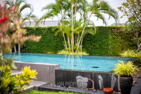 Luxury Modern Villa in Hua Hin with Pool and Mountain Views