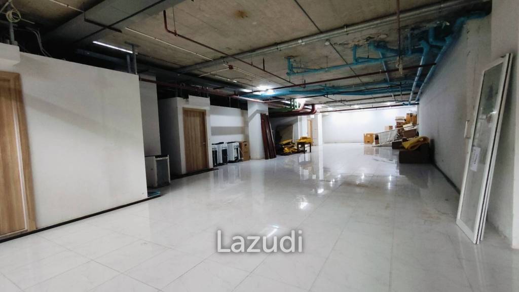 Retail Space for rent in Sukhumvit 39 perfect for showroom