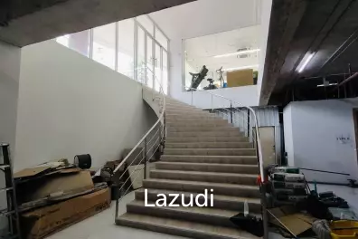 Retail Space for rent in Sukhumvit 39 perfect for showroom