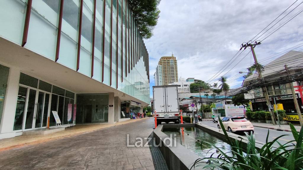 Retail Space for rent in Sukhumvit 39 perfect for showroom