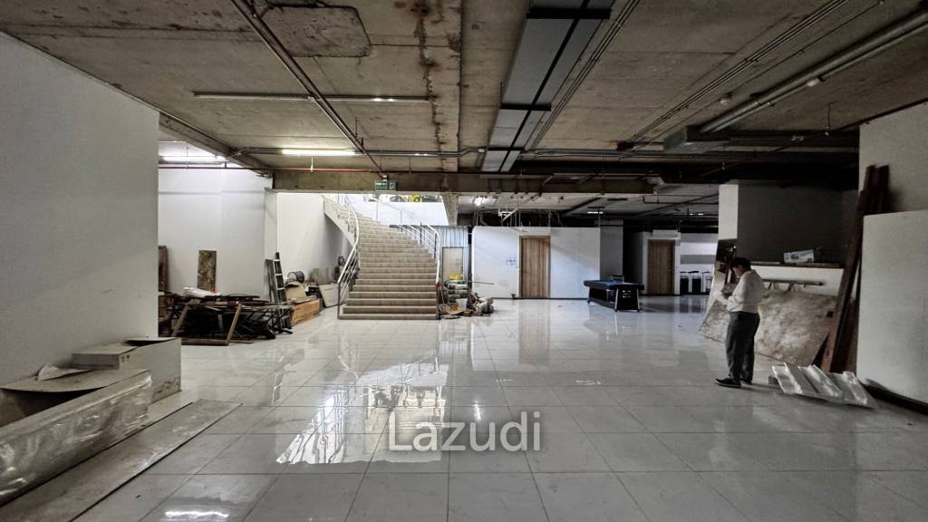 Retail Space for rent in Sukhumvit 39 perfect for showroom