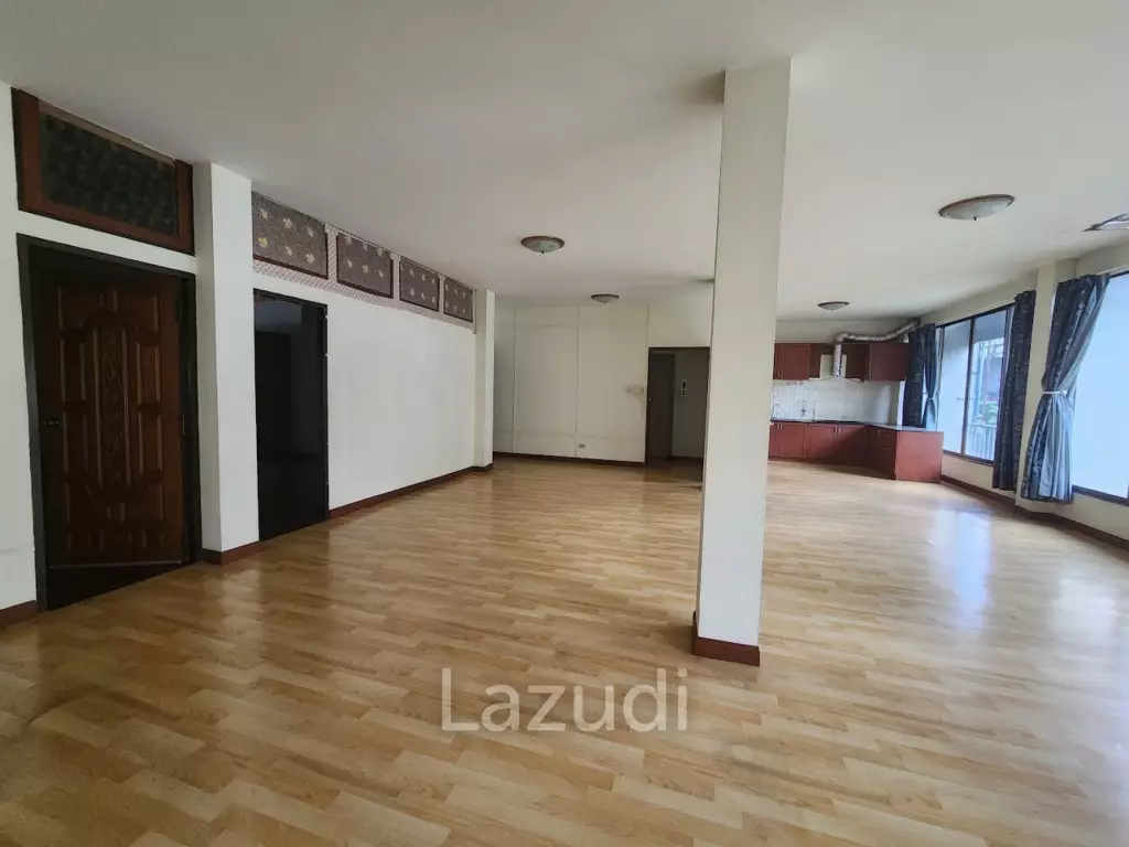 Retail Space in Khlong Tan Bangkok