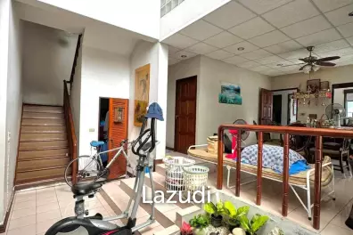 Home Office for Sale in Sathorn-Narathiwas