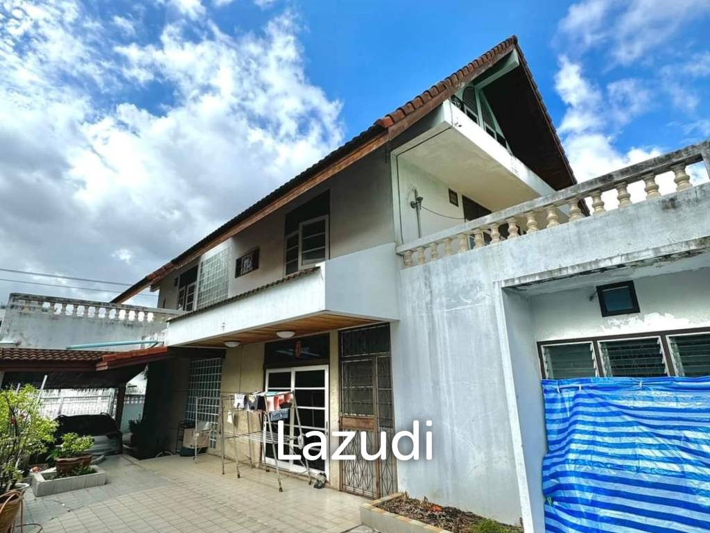 Home Office for Sale in Sathorn-Narathiwas