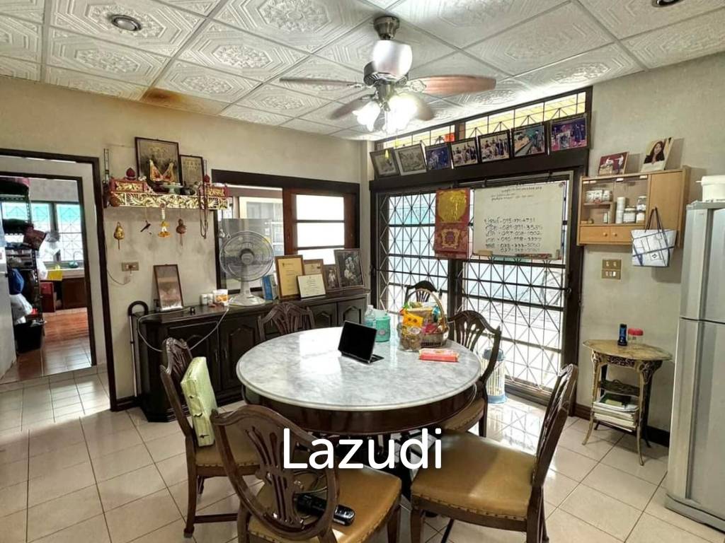 Home Office for Sale in Sathorn-Narathiwas