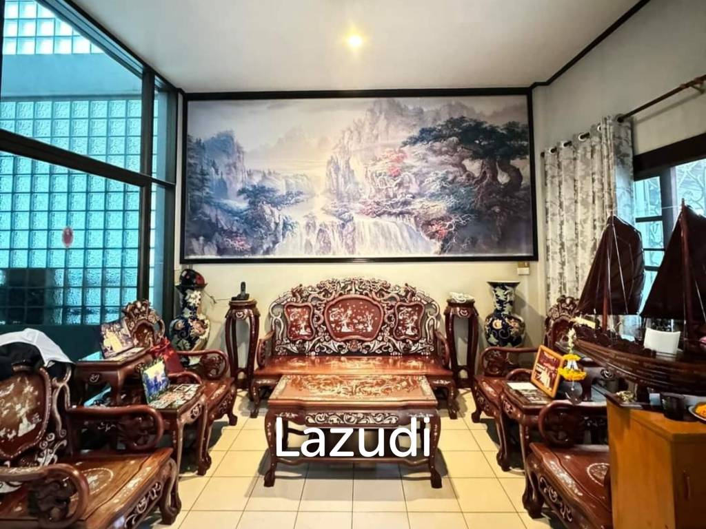 Home Office for Sale in Sathorn-Narathiwas