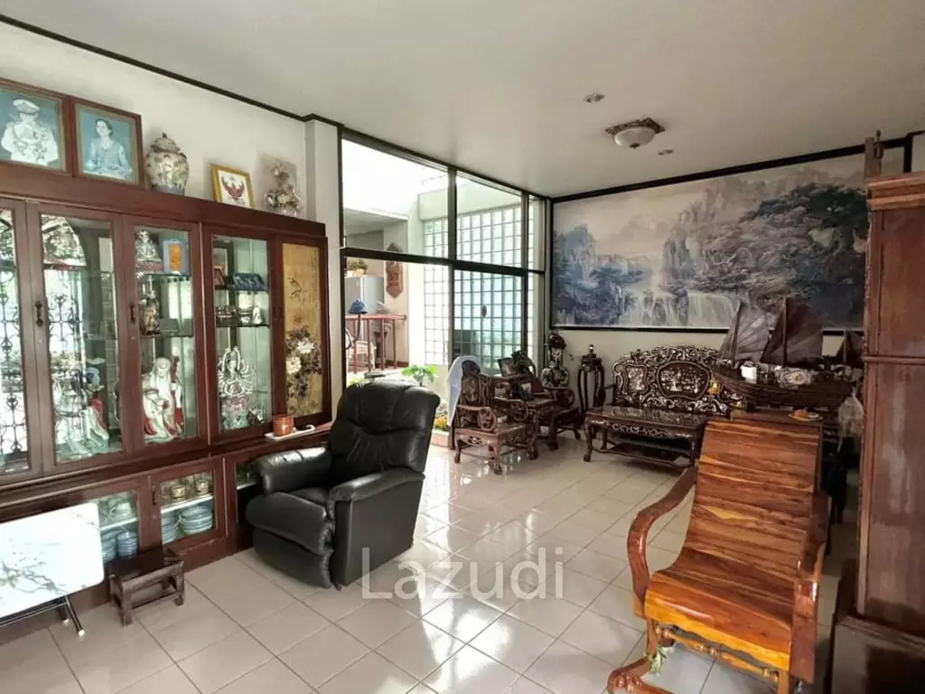 Home Office for Sale in Sathorn-Narathiwas