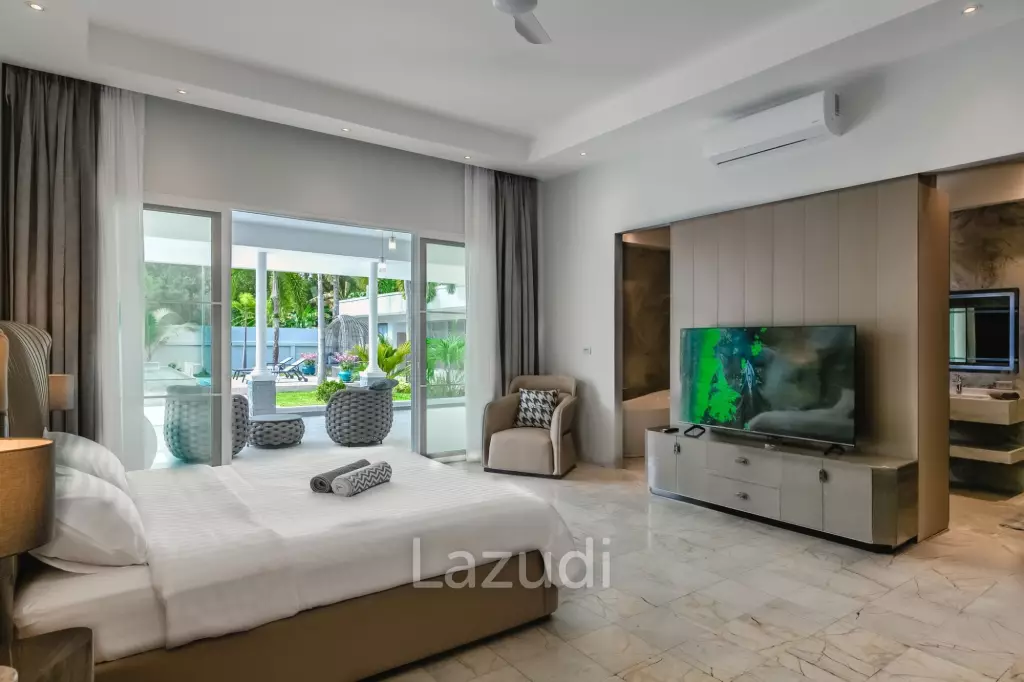 Elegant and modern 7-bedroom villa, just a 5-minute walk from Bangtao Beach