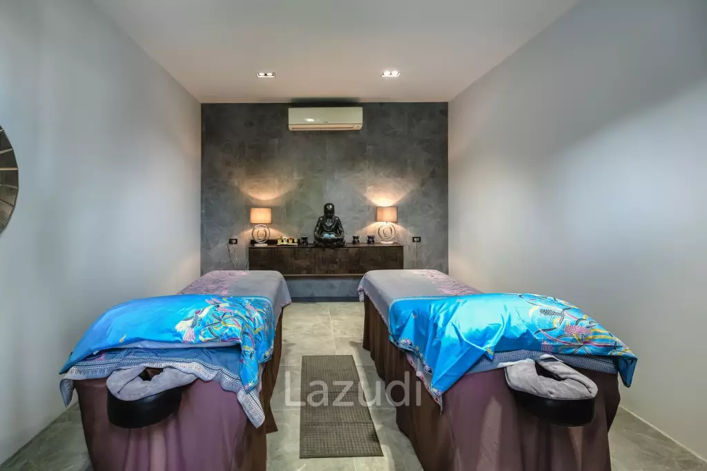 Elegant and modern 7-bedroom villa, just a 5-minute walk from Bangtao Beach