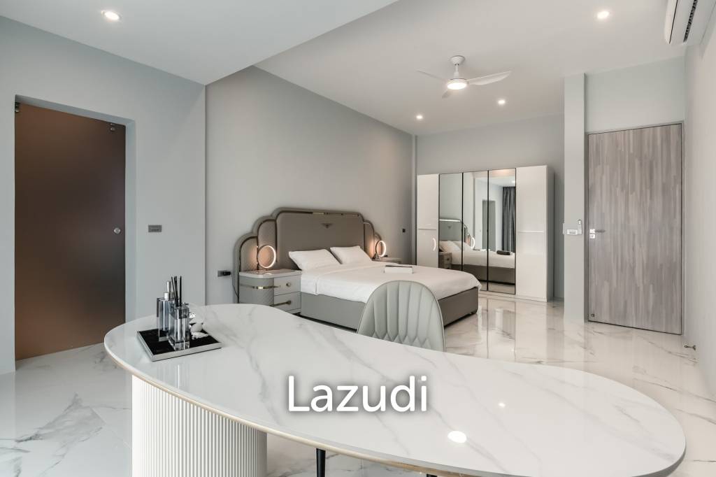 Elegant and modern 7-bedroom villa, just a 5-minute walk from Bangtao Beach