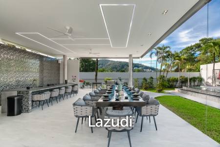 Elegant and modern 7-bedroom villa, just a 5-minute walk from Bangtao Beach