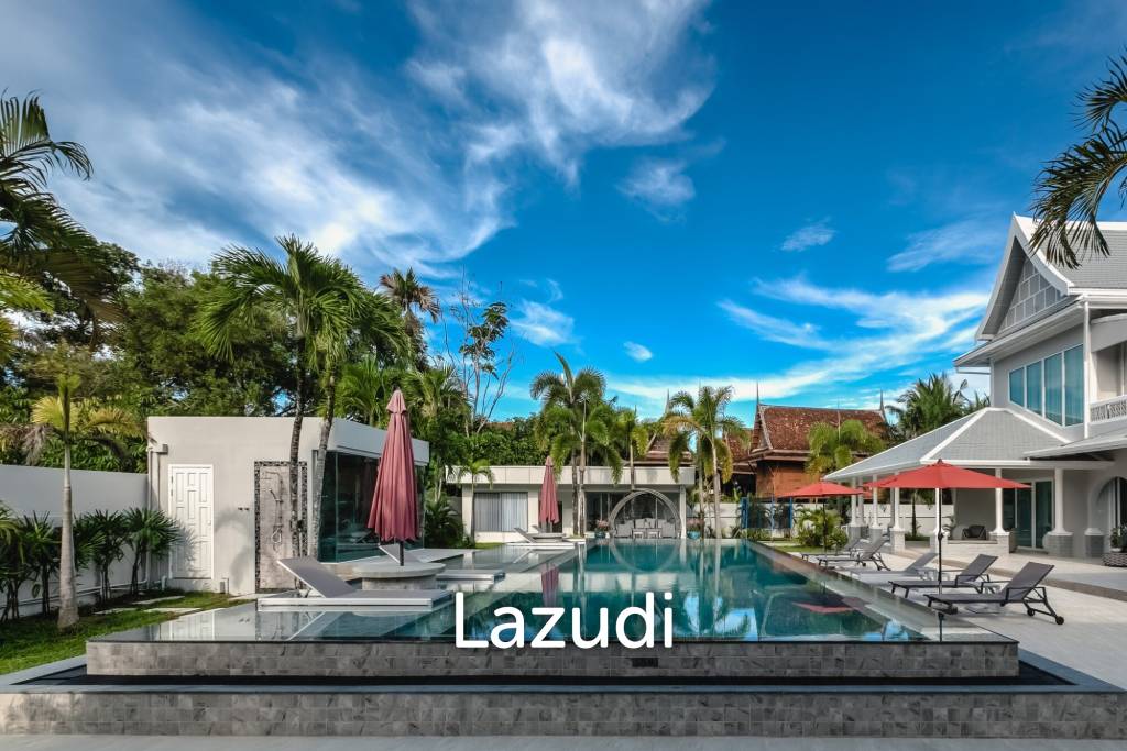 Elegant and modern 7-bedroom villa, just a 5-minute walk from Bangtao Beach