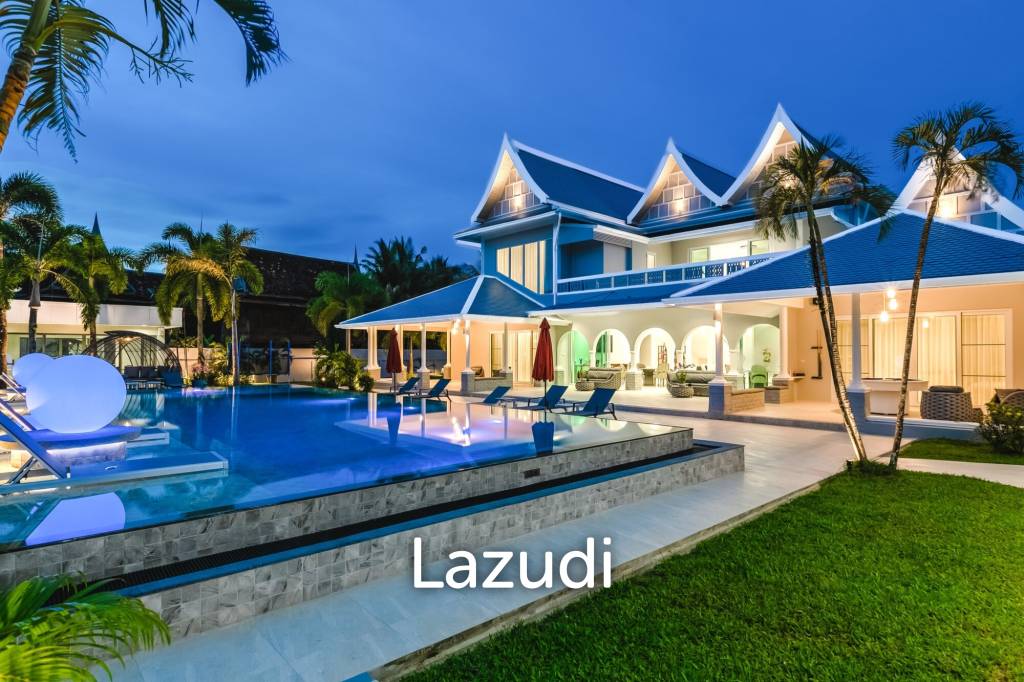 Elegant and modern 7-bedroom villa, just a 5-minute walk from Bangtao Beach