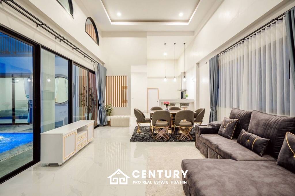 318 ตร.ม 3 เตียง 4 อาบน้ำ วิลล่า For ขาย