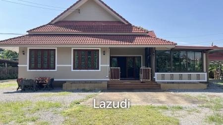 2 Houses for sale with 6 bedrooms in a quiet location