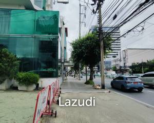 Commercial Building for sale and rent in Rama9
