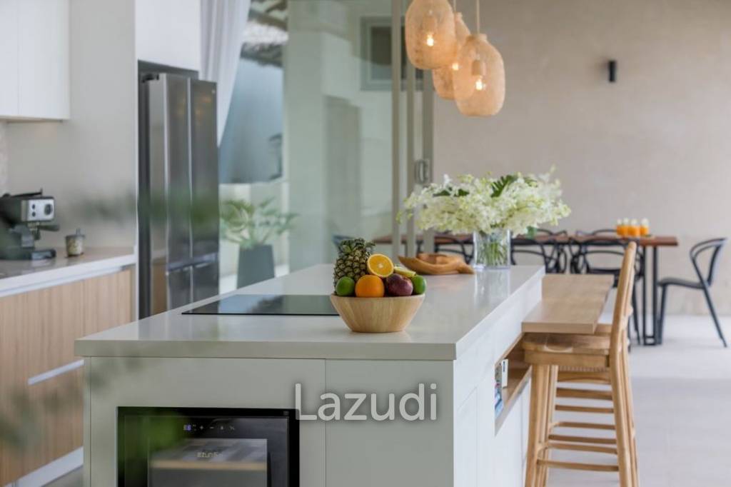 Exquisite 4-Bedroom Bali-Style Villa with Panoramic Sea Views and Luxury Finishes