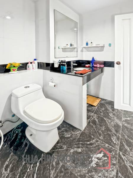 Spacious 2-Bedroom Condo in Blue Sky Cha Am