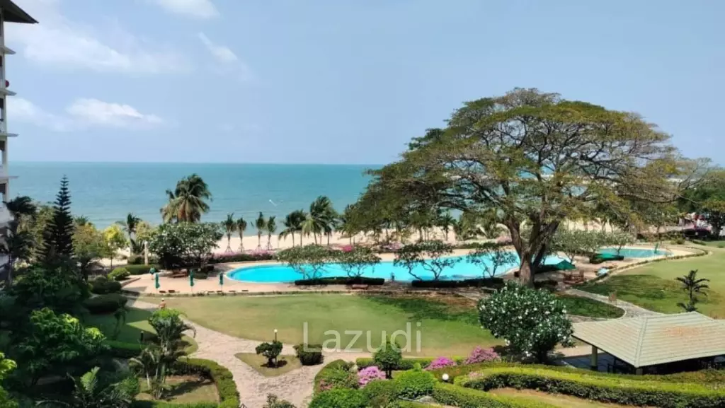 4 Beds 3 Baths 323 SQ.M. Baan Somprasong Condominium