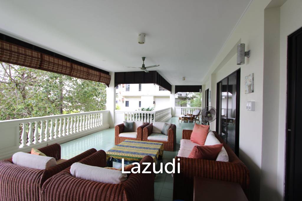 4 Beds 3 Baths 323 SQ.M. Baan Somprasong Condominium
