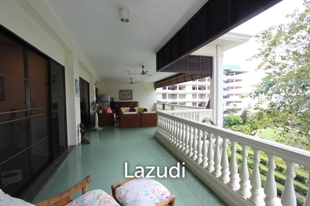 4 Beds 3 Baths 323 SQ.M. Baan Somprasong Condominium