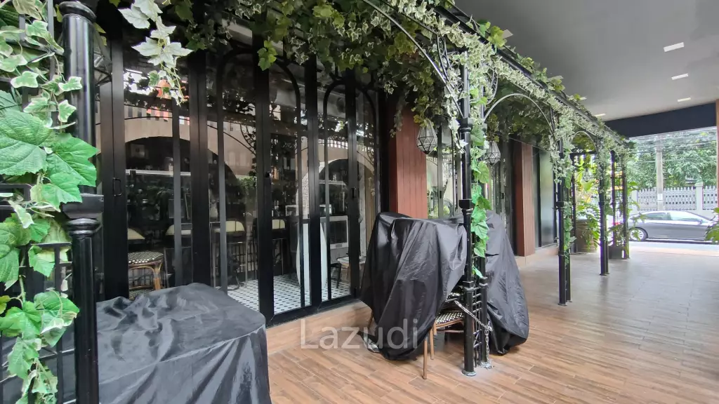 Retail Space for rent in Sukhumvit 39 (Available Feb 2025)