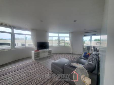 Large 1 bed condo - Direct Beach access and Mountain View