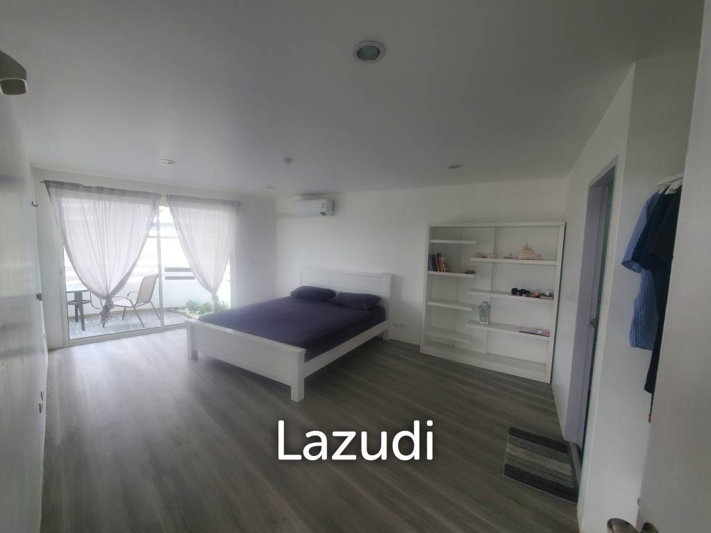 Large 1 bed condo - Direct Beach access and Mountain View