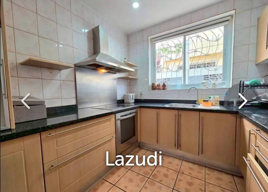 3 Beds 3 Baths 400 SQ.M.  House  in Central Pattaya
