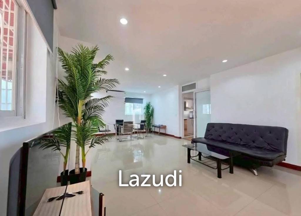 3 Beds 3 Baths 400 SQ.M.  House  in Central Pattaya
