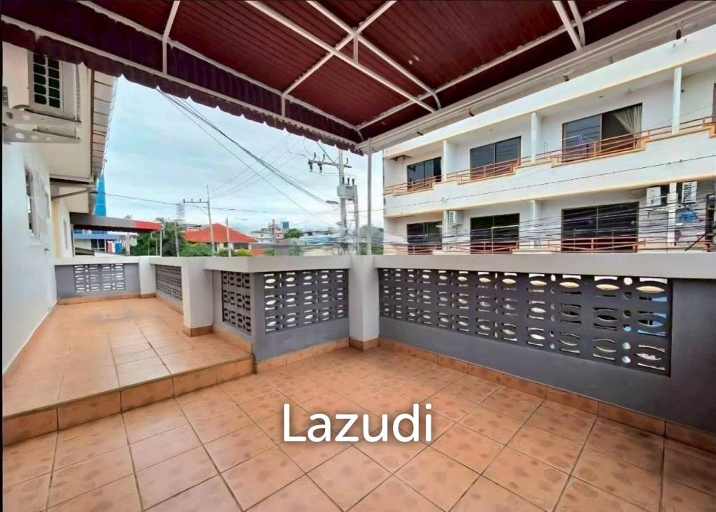 3 Beds 3 Baths 400 SQ.M.  House  in Central Pattaya