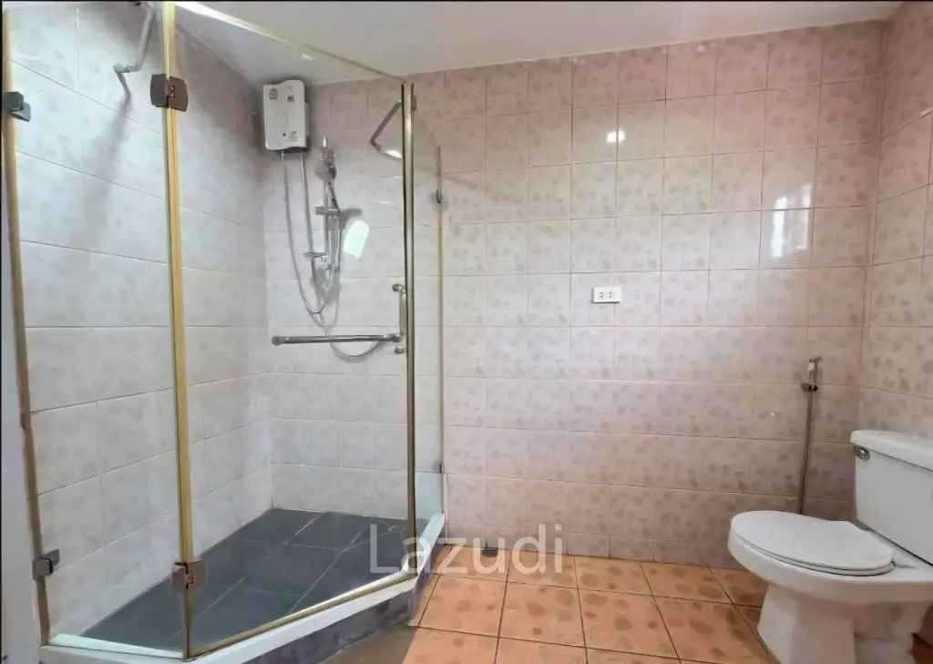 3 Beds 3 Baths 400 SQ.M.  House  in Central Pattaya
