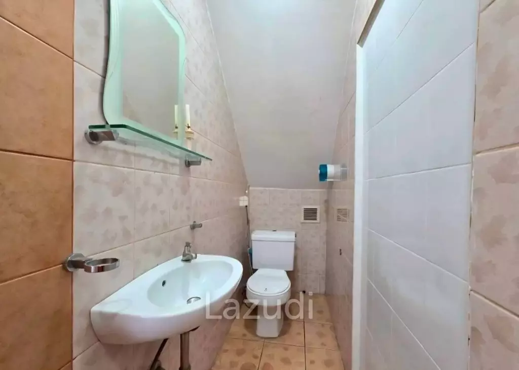 3 Beds 3 Baths 400 SQ.M.  House  in Central Pattaya