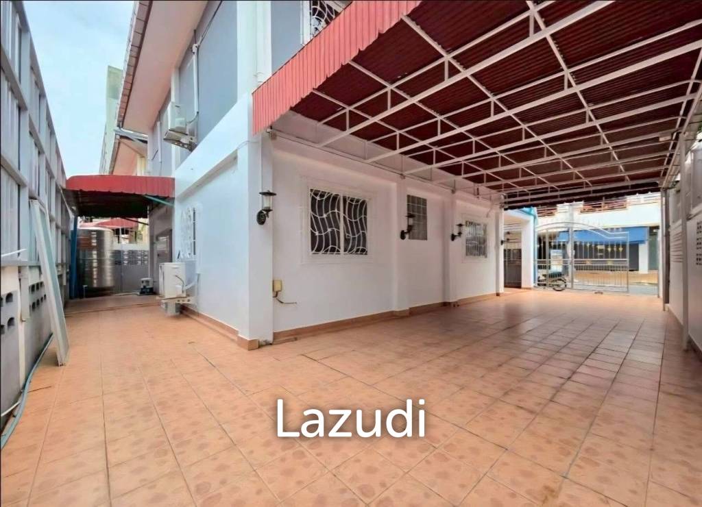 3 Beds 3 Baths 400 SQ.M.  House  in Central Pattaya