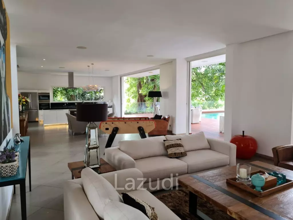 Spacious 4 Bedroom Villa in Kerobokan with Stunning Rice Field Views