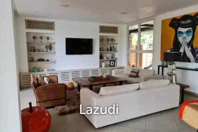 Spacious 4 Bedroom Villa in Kerobokan with Stunning Rice Field Views