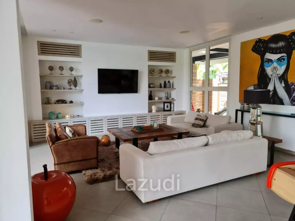 Spacious 4 Bedroom Villa in Kerobokan with Stunning Rice Field Views