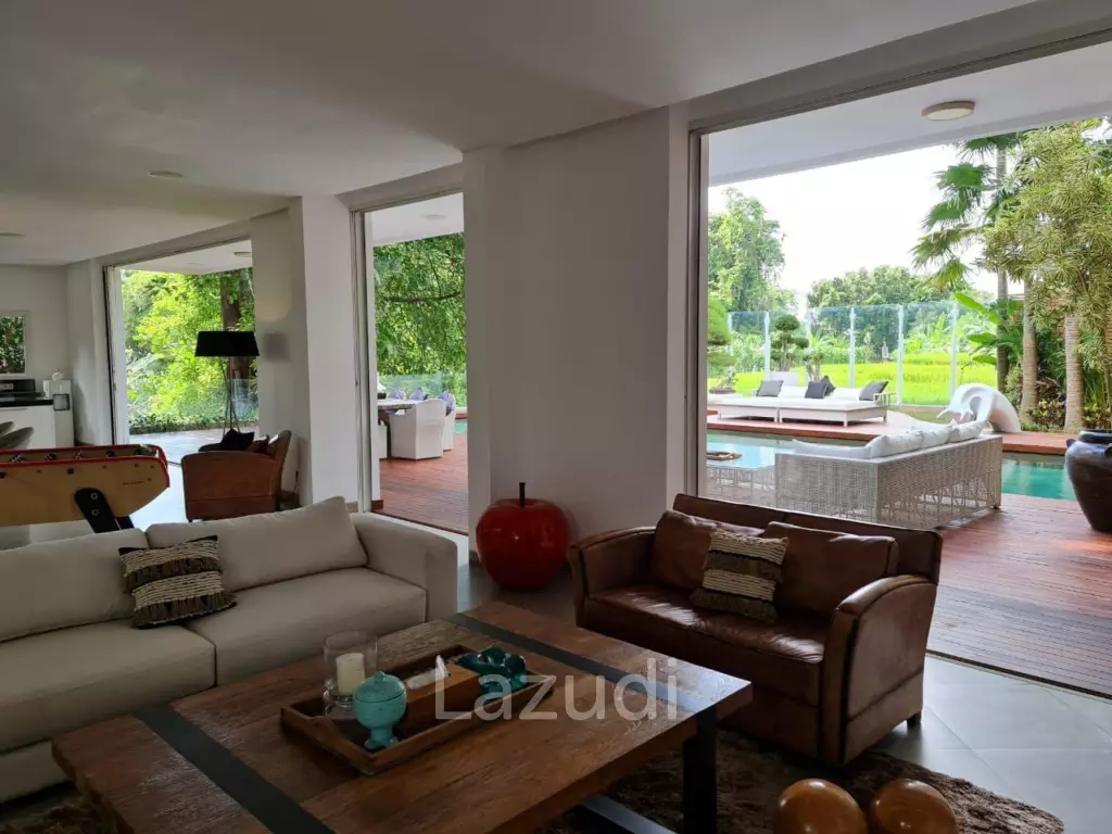 Spacious 4 Bedroom Villa in Kerobokan with Stunning Rice Field Views