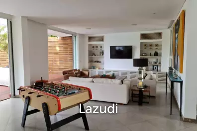 Spacious 4 Bedroom Villa in Kerobokan with Stunning Rice Field Views