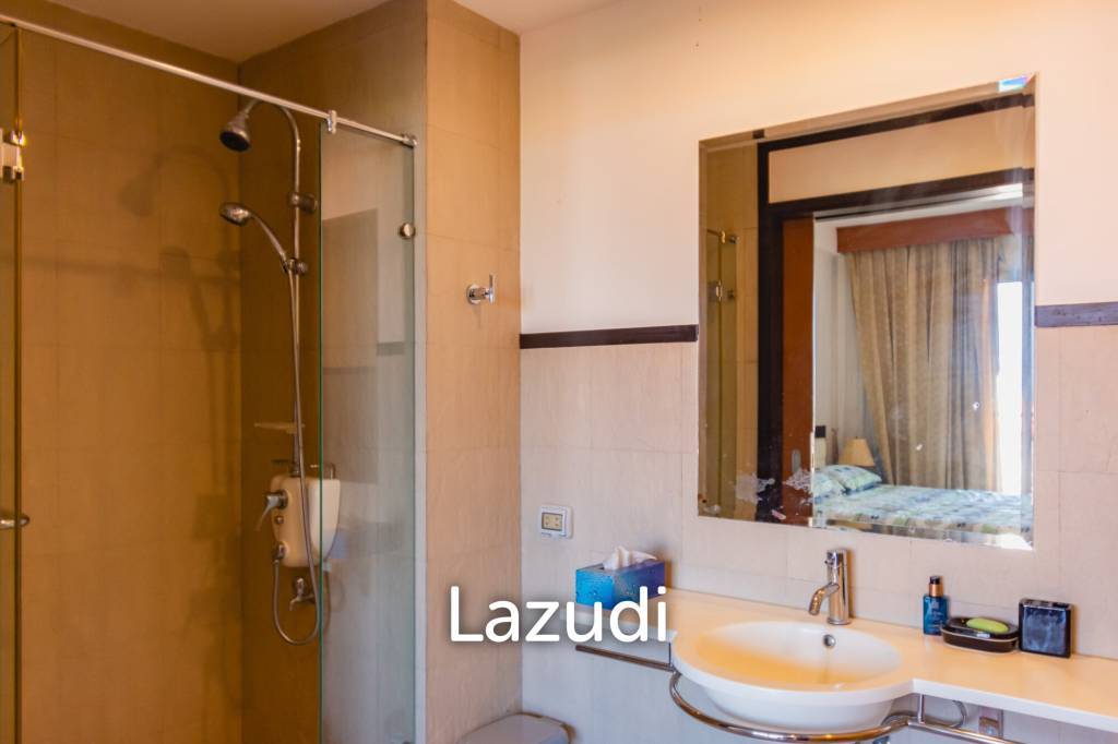 BOATHOUSE : 2 Bed condo near the beach