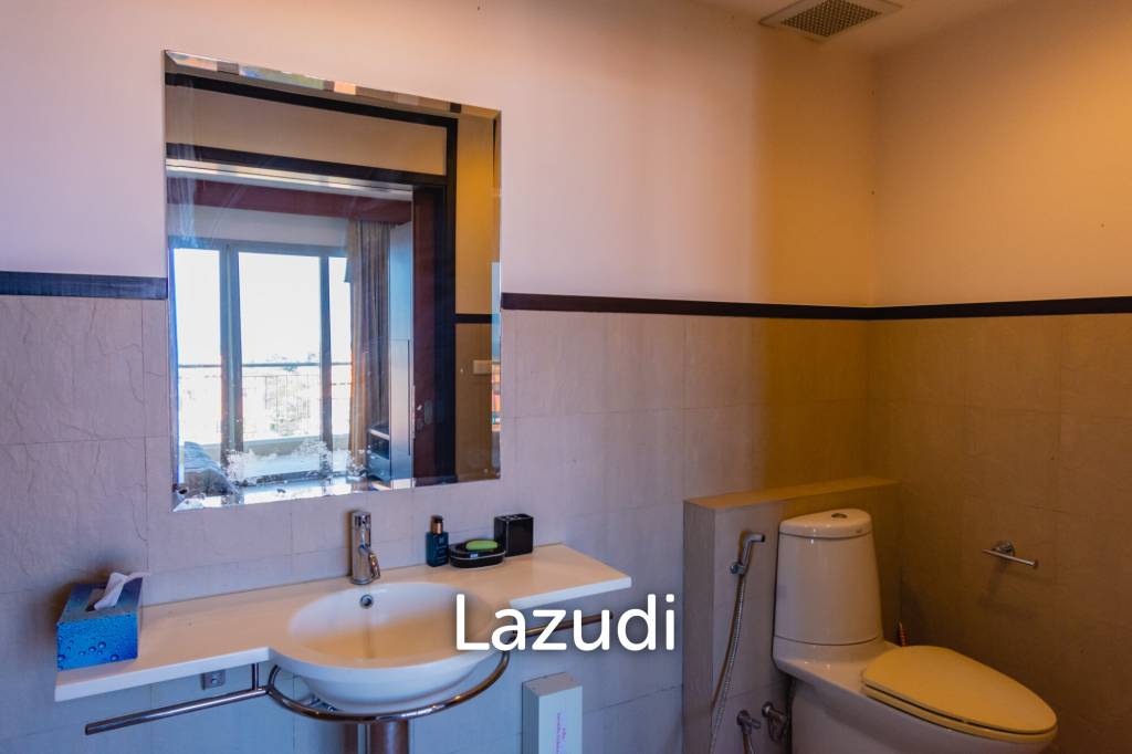 BOATHOUSE : 2 Bed condo near the beach