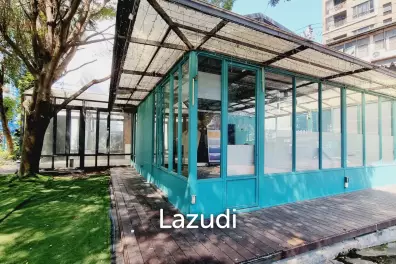 316.76sqm Glass House Retail Space in W District - Bangkok's Vibrant Hotspot!
