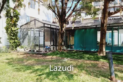 316.76sqm Glass House Retail Space in W District - Bangkok's Vibrant Hotspot!