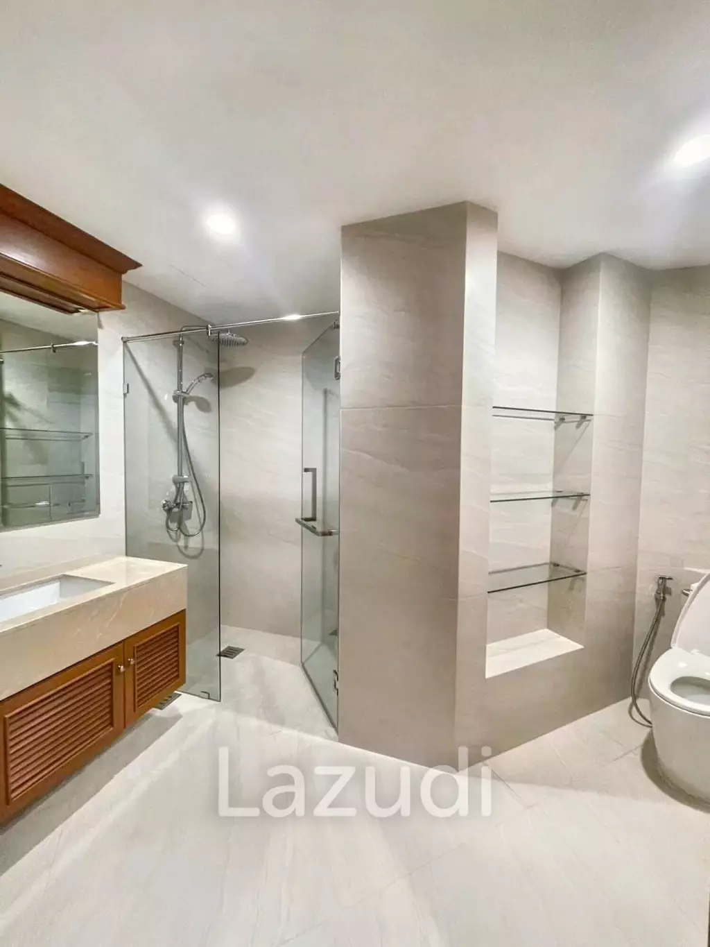 3 Bedroom 4 Bathroom 320 SQ.M at Ruamsuk