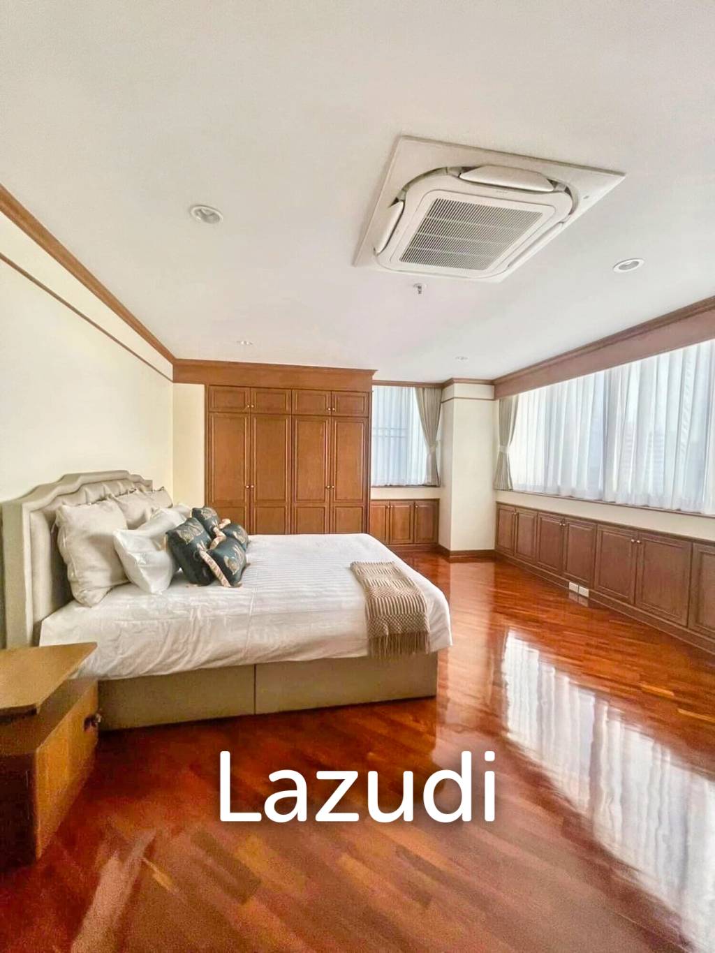 3 Bedroom 4 Bathroom 320 SQ.M at Ruamsuk