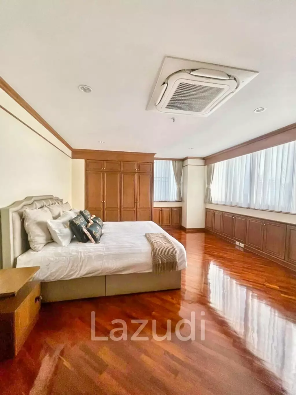 3 Bedroom 4 Bathroom 320 SQ.M at Ruamsuk