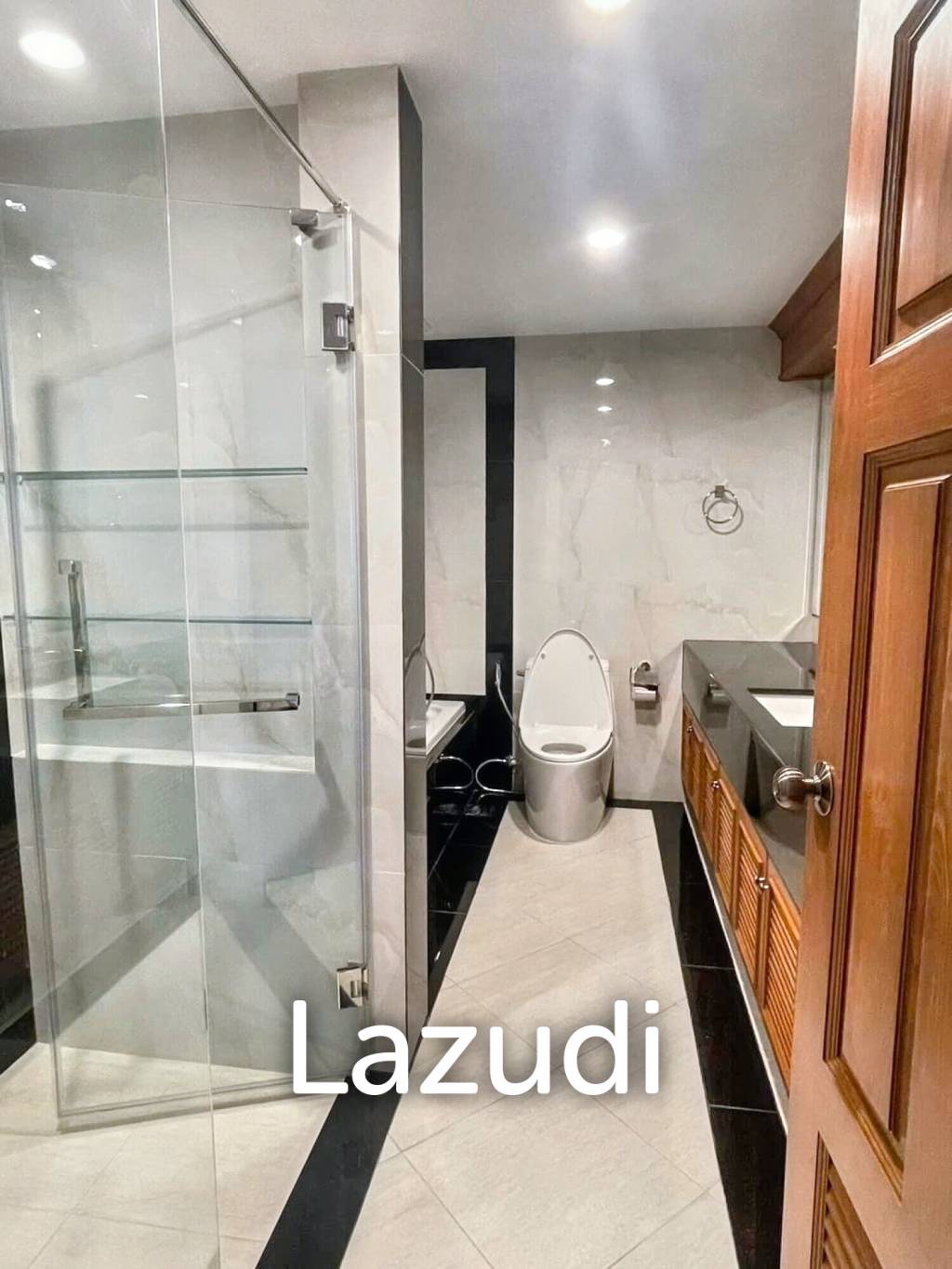 3 Bedroom 4 Bathroom 320 SQ.M at Ruamsuk