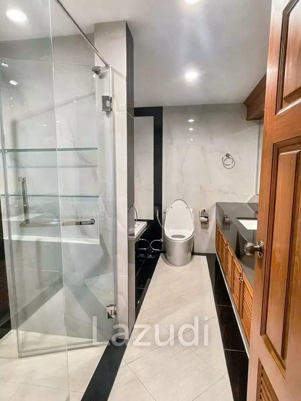 3 Bedroom 4 Bathroom 320 SQ.M at Ruamsuk