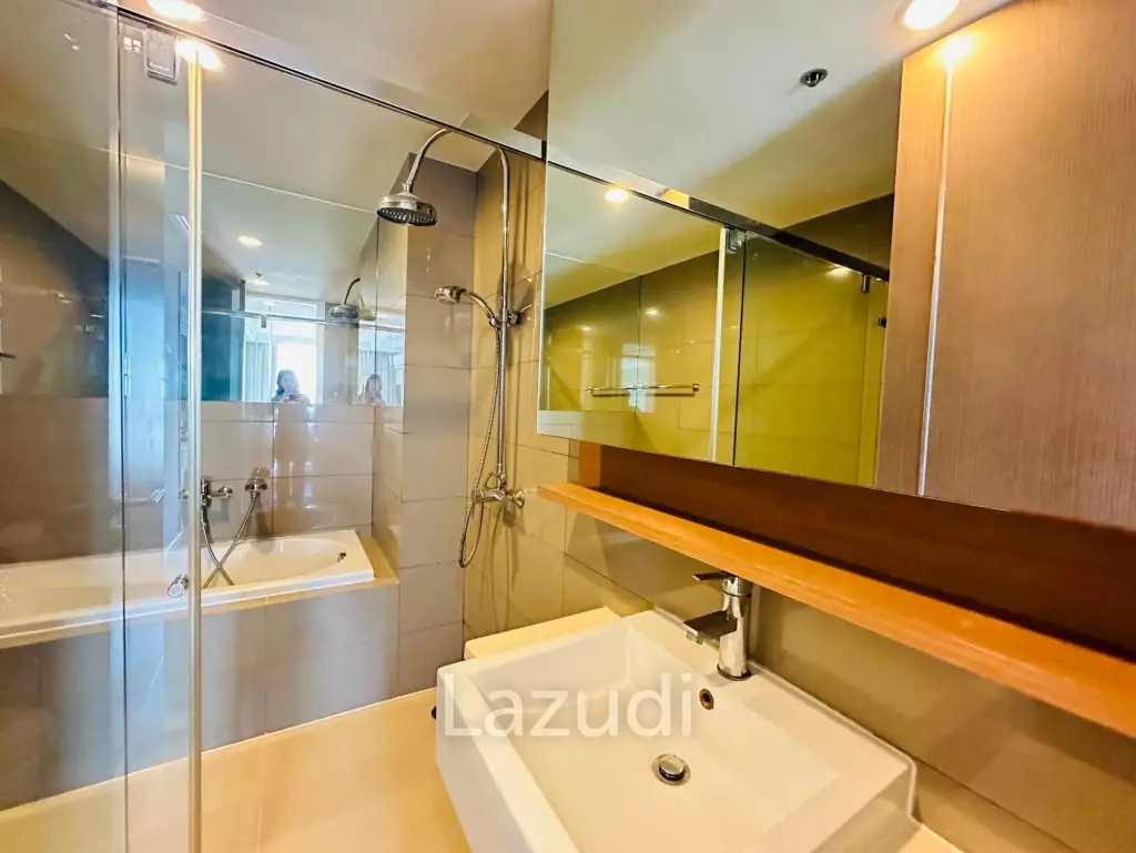 3 Beds 2 Baths 152 SQ.M 15 Sukhumvit Residence
