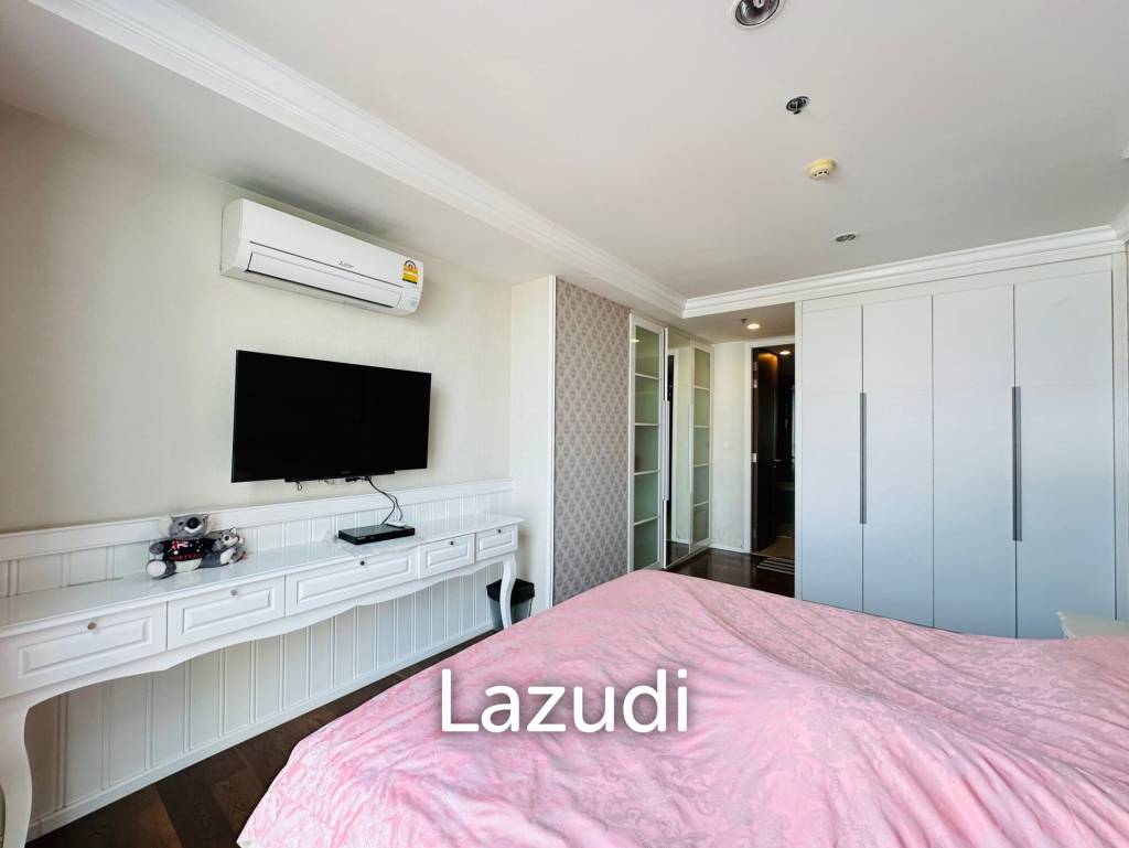3 Beds 2 Baths 152 SQ.M 15 Sukhumvit Residence